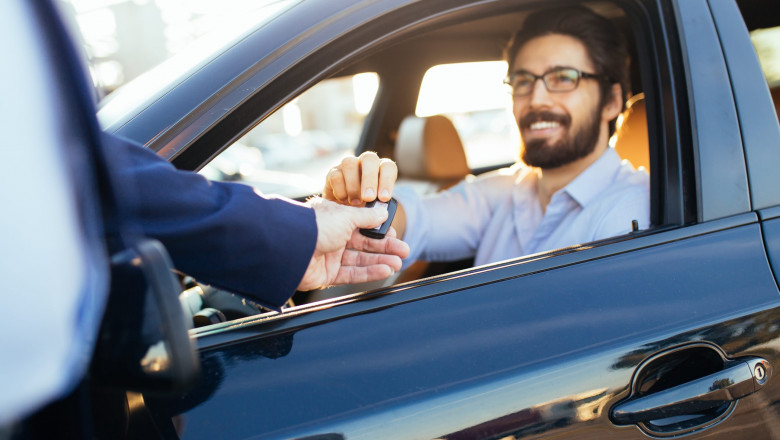 Renting a Car for a Weekend Festival in Dubai