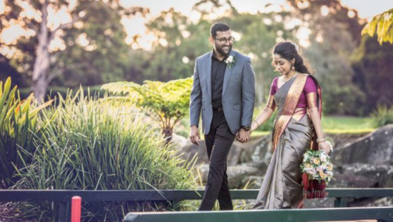 What atmospheric elements can elevate a pre-wedding photoshoot to capture timeless vintage visuals?