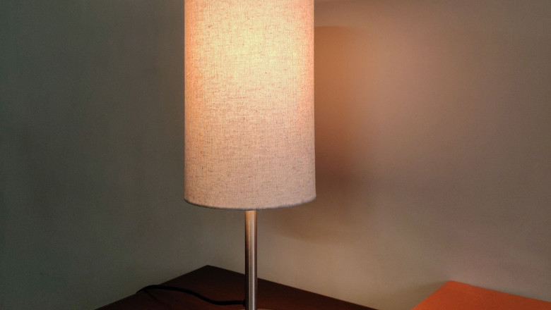 Choosing the Right Size Table Lamp for Your Table