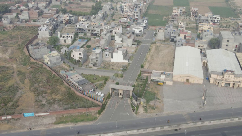 Investing in a 2 Marla Commercial Plot for Sale in Lahore: Top Locations, Prices, and ROI Potential in 2025