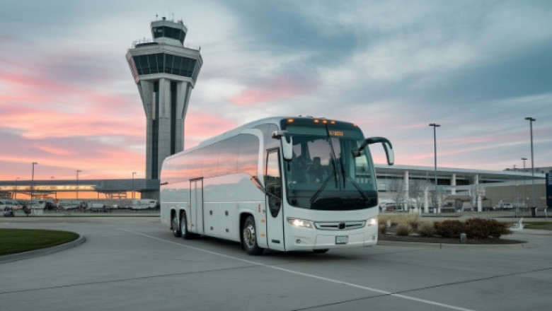 Corporate Shuttle Service That Keeps Your Team Moving Efficiently