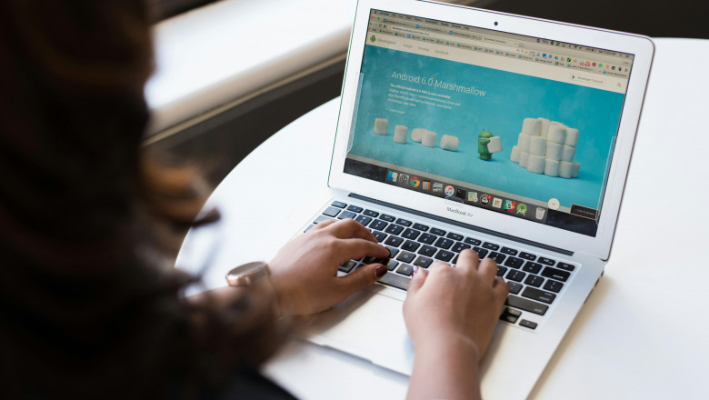 Helping Yamuna Bank Businesses Go Digital