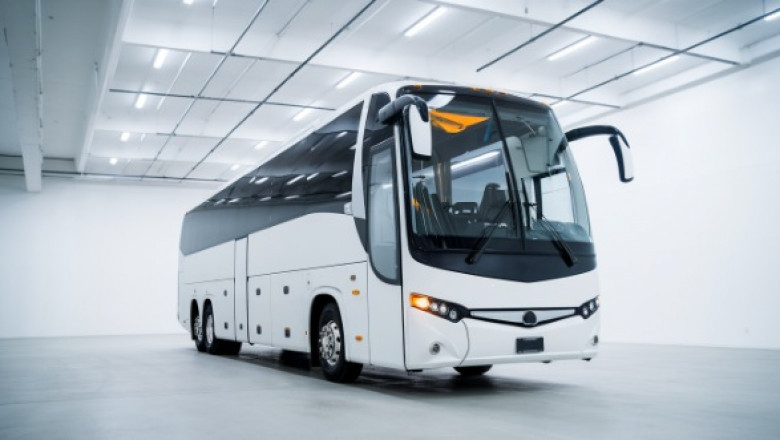 Wedding Bus Rental That Gets Guests There on Time
