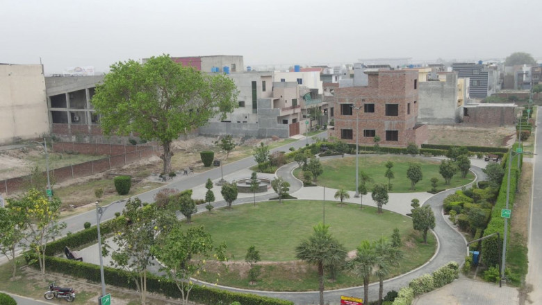 5 Marla Commercial Plots for Sale in Lahore – Where to Buy for Maximum Value in 2025