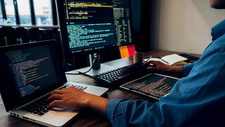 What to Expect When Hiring Web Development Services