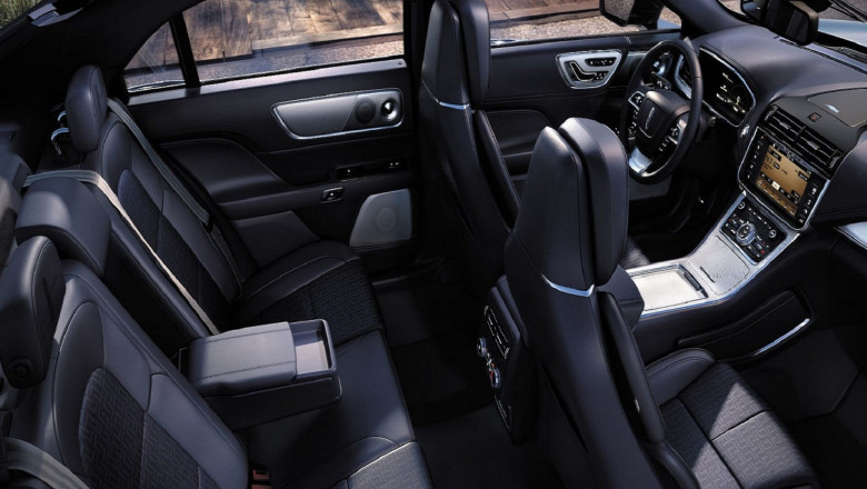 Famous Drive: The Epitome of Luxury Chauffeur Service