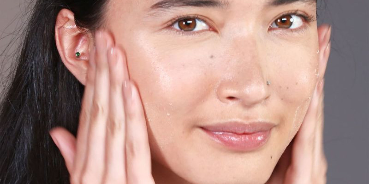The Power of Natural Ingredients in Hydrating Facials