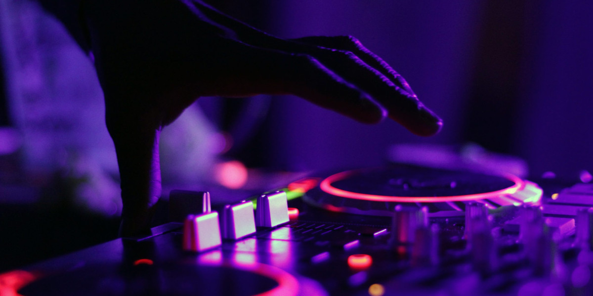 STANDING OUT IN THE CROWD - MARKETING STRATEGIES FOR DJ ENTERTAINMENT COMPANIES