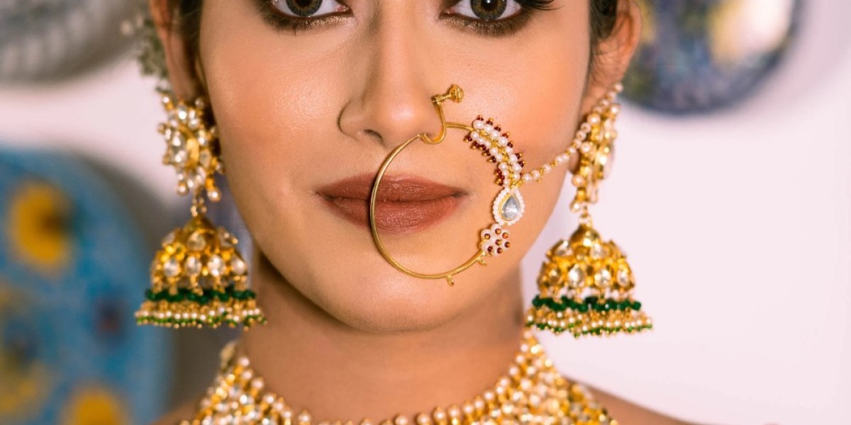 How to Choose the Perfect Bridal Makeup Artist in Noida