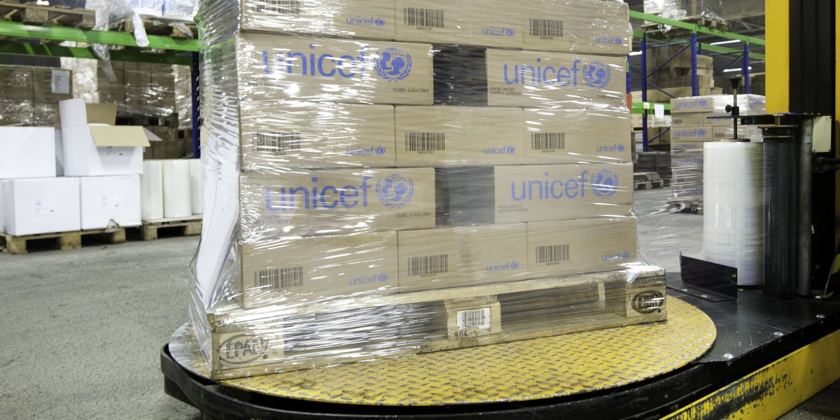 Comprehensive Guide to Pallet Wrap & Containment: Essential for Secure Shipping