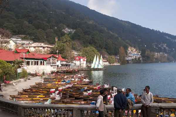 Nainital & Kainchi Dham Tour Package from Delhi (2024)