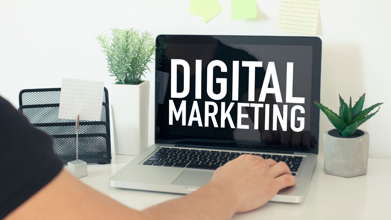 Hire a Digital Marketing Agency for Your Business in 2024 ?