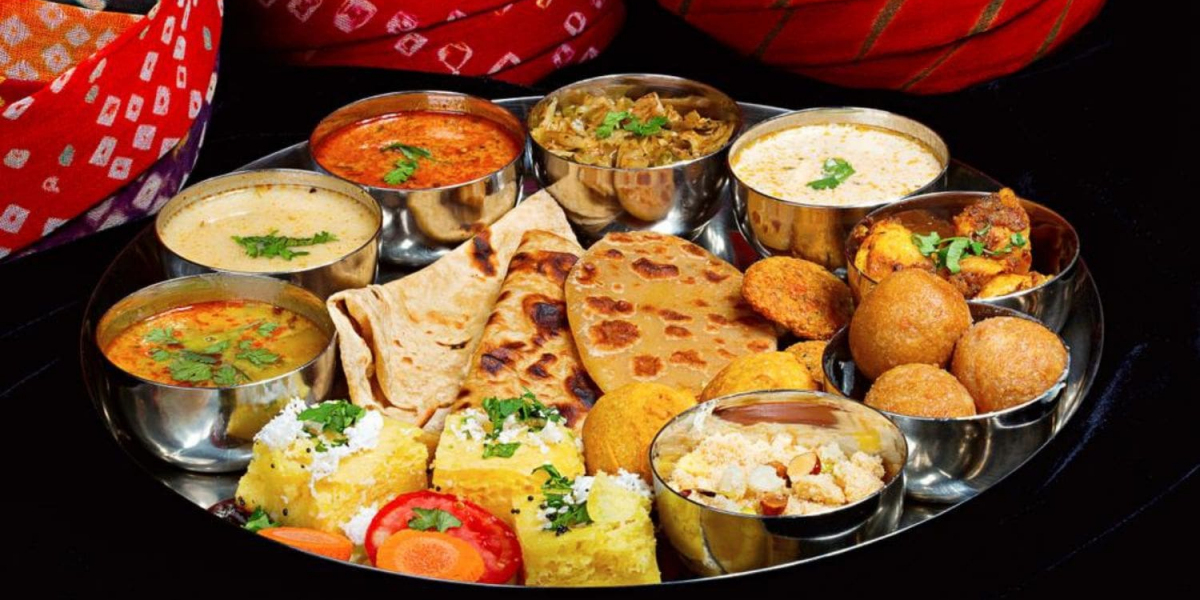 Food Lover’s Guide to Delhi: Best Street Food and Local Delights