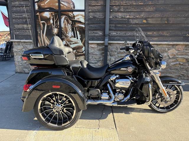 2025 Harley-Davidson® FLHTCUTG - Tri Glide® Ultra | Rocky Top H-D®