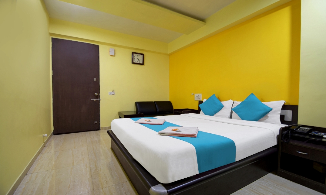 Deluxe Room Booking in Ahmedabad at Hotel Rajdeep Inn