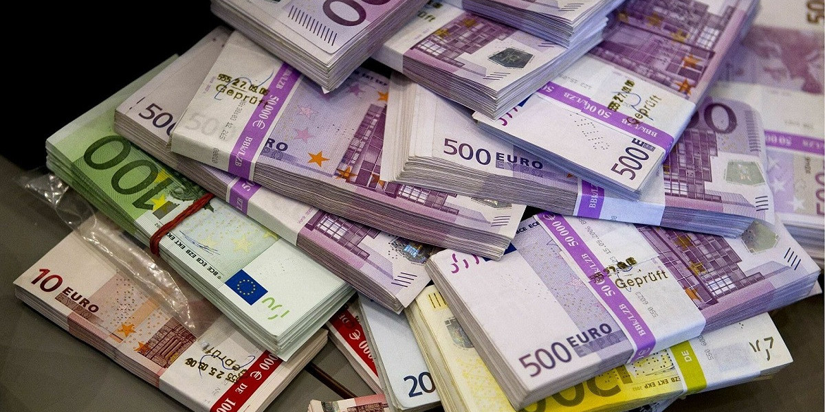 The Dark Web and Counterfeiting: A Closer Look at the Illicit Trade of Euro Counterfeit Money