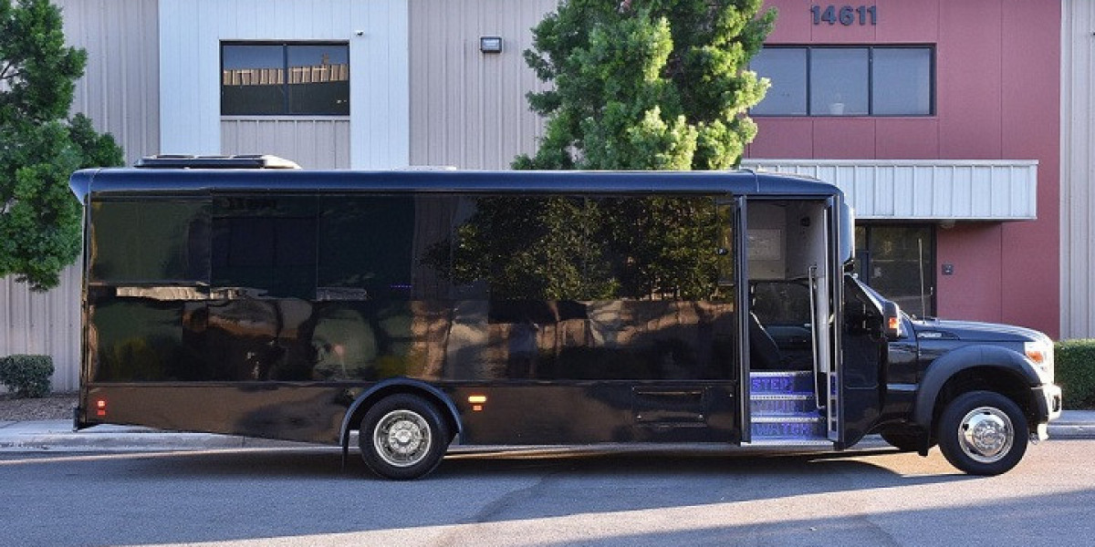 Ride in Elegance with the Top Limo Service NYC – Famous Drive