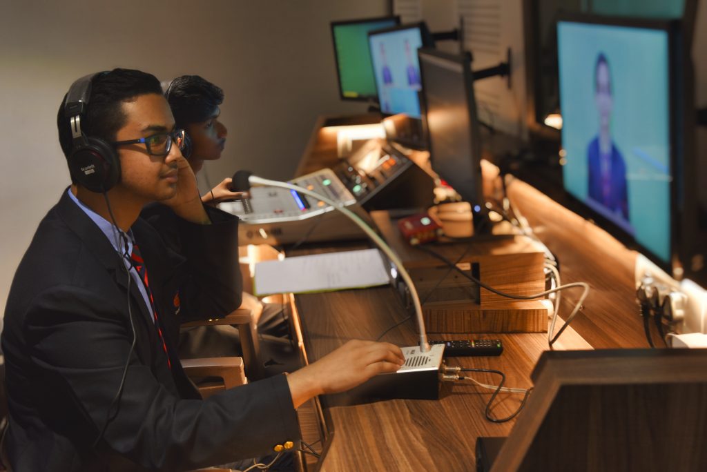 What Are the Negative Impacts of Mobile Phones on Students? | Best Schools in Coimbatore - SSVM School of Excellence
