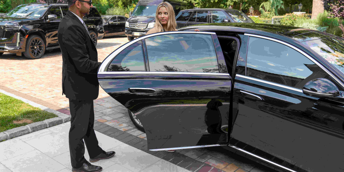 Luxury Laguardia Airport Transfers To Manhattan with Famous Drive